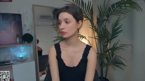 Snapshot of vibes_of_joy chatting on 02.20.25 Mikky online show from 02.20.25