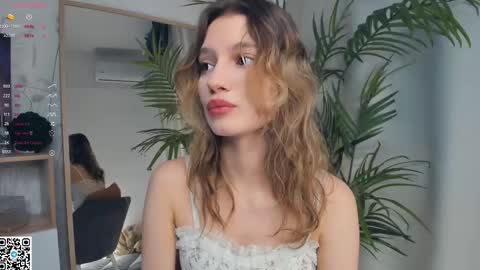 Snapshot of vibes_of_joy chatting on 02.23.25 Mikky online show from 02.23.25