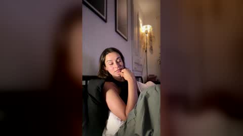 Snapshot of vicahsade chatting on 04.21.26 Victoria S. Im still alive if you want a custom write me via tip note. For now this is the way online show from 04.21.26