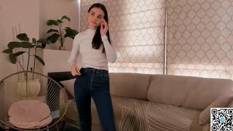 Snapshot of viceberry chatting on 11.17.25 Emily online show from 11.17.25