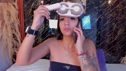 Snapshot of vichy_evans chatting on 02.11.26 Vichy Everyday From 1400 to 2130 Col Time online show from 02.11.26