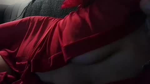 Snapshot of vicky1hot chatting on 10.22.25 vicky online show from 10.22.25