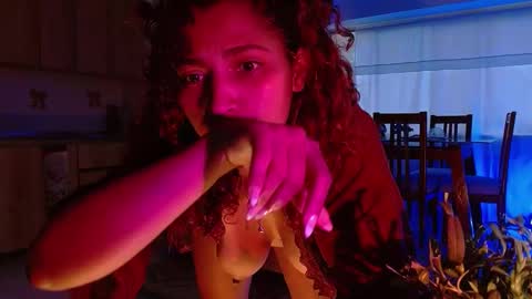 Vicky  online show from 01.03.25