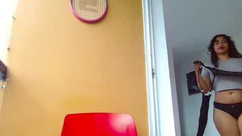 Snapshot of vicky_crazy chatting on 04.19.26 Vicky online show from 04.19.26