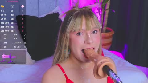 Snapshot of vicky_hot_x chatting on 12.18.24        online show from 12.18.24