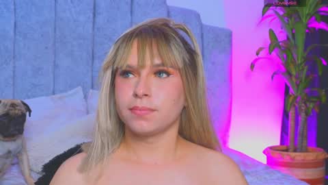 Snapshot of vicky_hot_x chatting on 12.29.24        online show from 12.29.24
