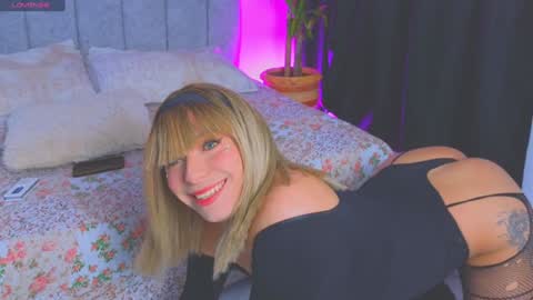 Snapshot of vicky_hot_x chatting on 01.07.25        online show from 01.07.25