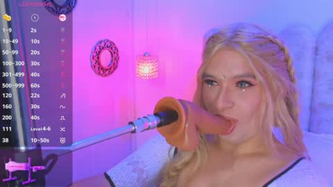 Snapshot of vicky_hot_x chatting on 02.02.25        online show from 02.02.25