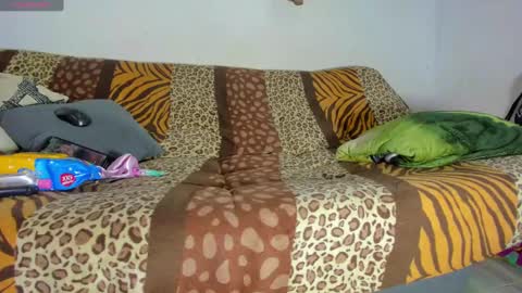 vicky manuela online show from 01.10.25