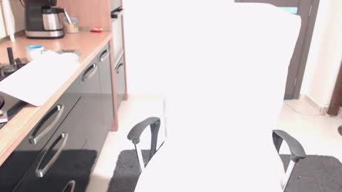 Snapshot of vickycristal chatting on 12.03.24 vicky online show from 12.03.24