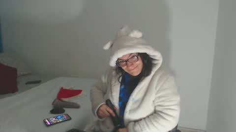 Snapshot of vickyjuice1 chatting on 12.20.24 vickyjuice1 online show from 12.20.24