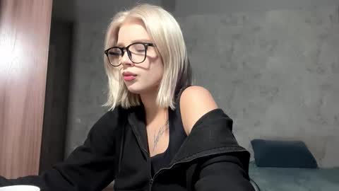 Victoria online show from 01.16.26