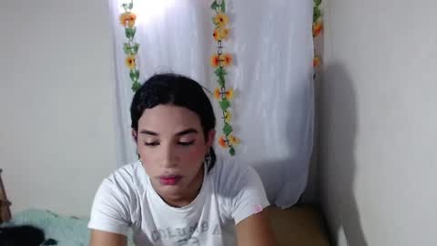 Snapshot of vickyxdany chatting on 04.29.26 vickyxdany online show from 04.29.26