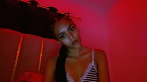 Snapshot of vickyyyx chatting on 07.16.26 Goddess Victory online show from 07.16.26