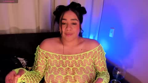Snapshot of vicserna chatting on 03.08.25 Victoria Serna  online show from 03.08.25