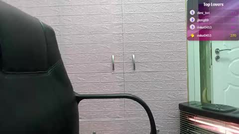 Snapshot of victoreiya chatting on 02.14.25 Victoreiya online show from 02.14.25