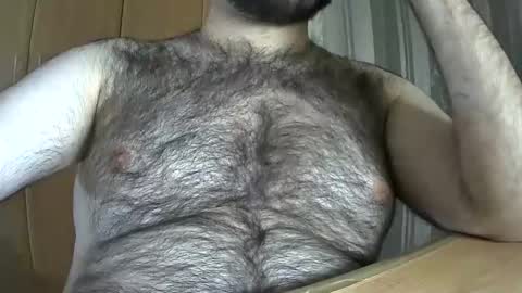 Snapshot of victorhume chatting on 10.26.25 VictorHume online show from 10.26.25