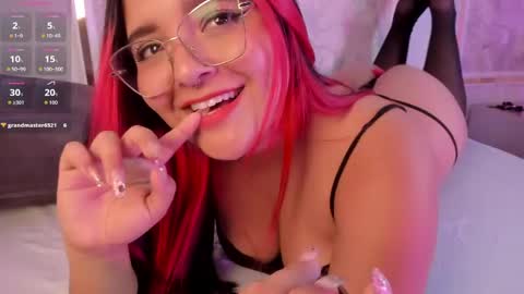 Victoria online show from 09.23.25