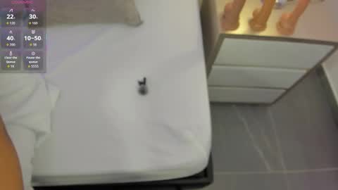 Victoria online show from 12.04.25