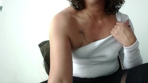 Hi guys   Im victoria  Be the one who can control me in PVT online show from 04.15.26