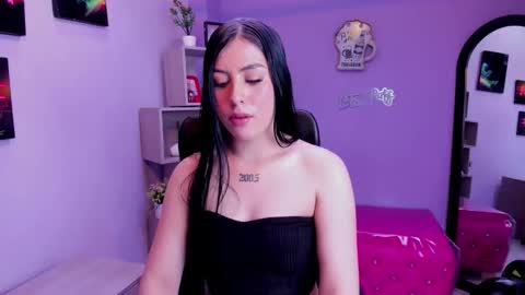 Victoria online show from 11.24.25