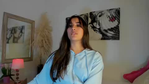 Snapshot of victoria_2433 chatting on 06.19.26 Victoria online show from 06.19.26