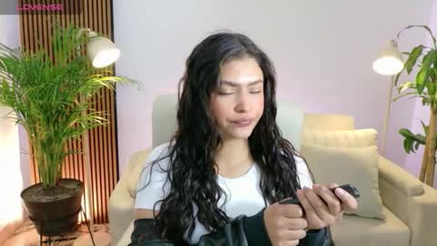 Snapshot of victoria___moon chatting on 02.23.26 victoria online show from 02.23.26