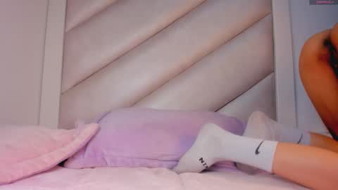 Snapshot of victoria__js chatting on 01.06.26 Victoria online show from 01.06.26