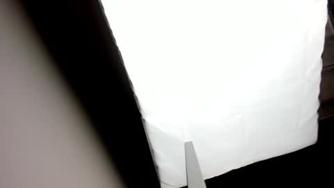 Snapshot of victoria_adamns chatting on 10.16.25 V I C T O R I A online show from 10.16.25