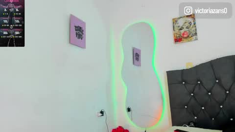 Snapshot of victoria_alien chatting on 10.31.25 Victoria independent model online show from 10.31.25