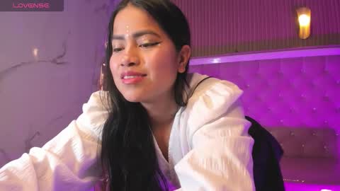 victoria_b_ online show from 10.17.25