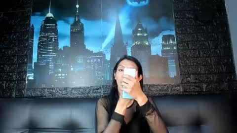 Victoria online show from 11.25.25
