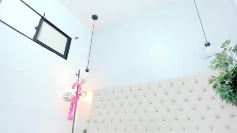 Snapshot of victoria_colemann chatting on 10.23.25 Victoria online show from 10.23.25