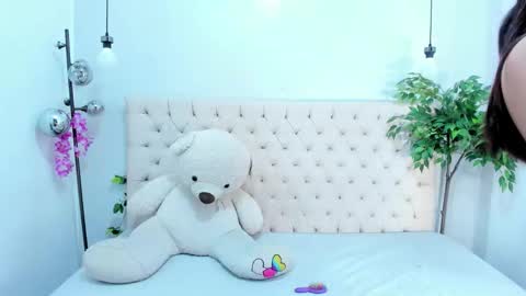 Snapshot of victoria_colemann chatting on 12.01.25 Victoria online show from 12.01.25