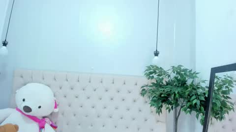 Snapshot of victoria_colemann chatting on 02.02.26 Victoria online show from 02.02.26