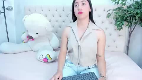 Snapshot of victoria_colemann chatting on 03.02.26 Victoria online show from 03.02.26