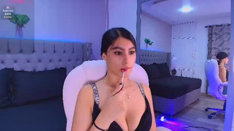 Snapshot of victoria_ellington chatting on 06.10.26 online show from 06.10.26