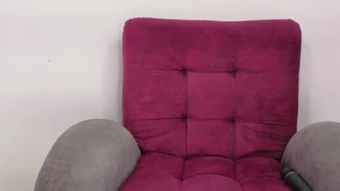 Snapshot of victoria_fallon chatting on 10.10.25 VICTORIA online show from 10.10.25