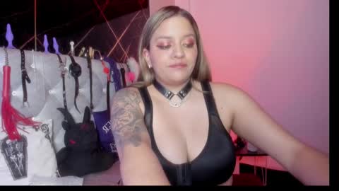 Snapshot of victoria_floyd1 chatting on 09.20.25 victoria_floyd1 online show from 09.20.25