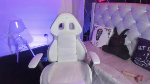 victoria_floyd1 online show from 11.29.25