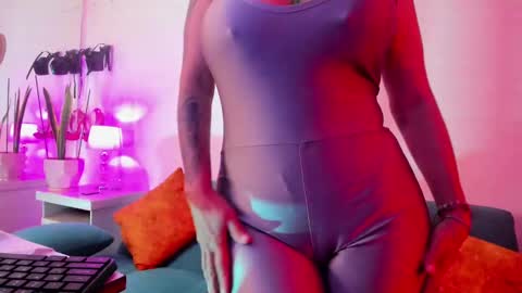 Victoria  online show from 01.21.25