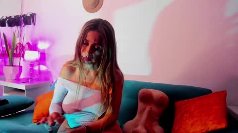 Victoria  online show from 01.23.25