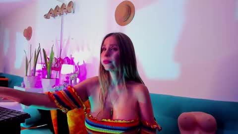 Victoria  online show from 02.04.25