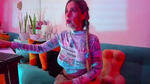 Victoria  online show from 02.07.25