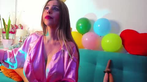 Victoria  online show from 02.14.25