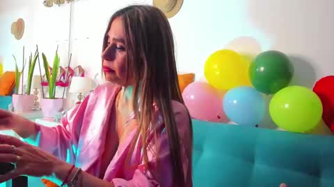 Victoria  online show from 02.14.25