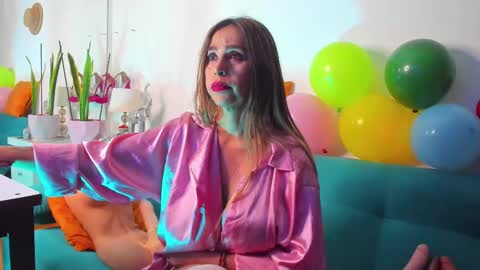 Victoria  online show from 02.15.25