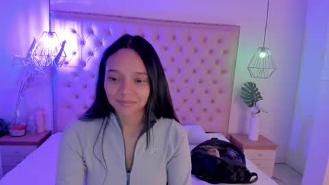 Snapshot of victoria_kitt chatting on 11.08.25 victoria_kitt online show from 11.08.25