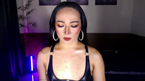 Snapshot of victoria_madness_dominatrix chatting on 04.11.26 Victoria online show from 04.11.26