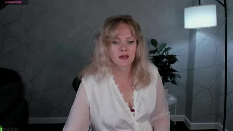 Snapshot of victoria_nelson chatting on 05.17.26 Victoria My schedule for the week 2 GMT 3am-9am TuWeThFrSa online show from 05.17.26